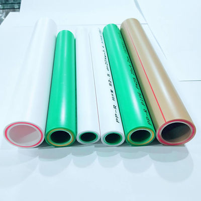 Línea de producción de tuberías PPR Diámetro 16mm-63mm 0,6-0,8Mpa Granulados de presión atmosférica